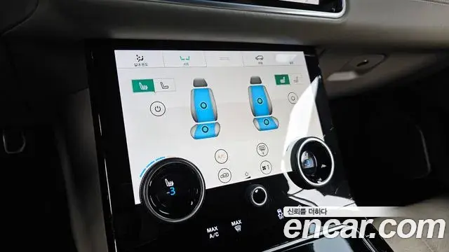Land Rover Range Rover Velar 2018 — ფოტო 17/36