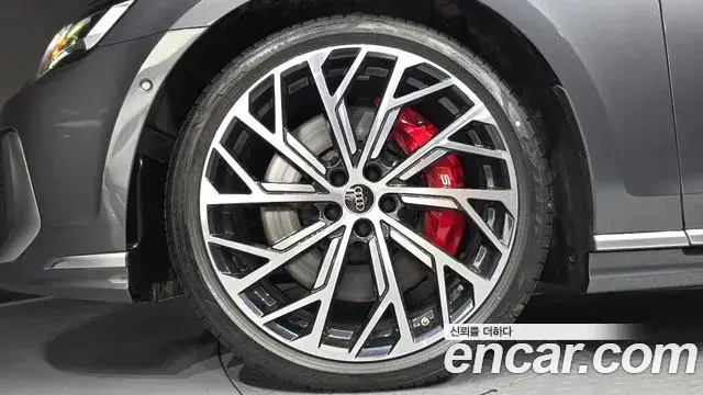 Audi S8 2025 — Şəkil 20/36