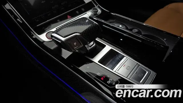 Audi S8 2025 — Şəkil 27/36