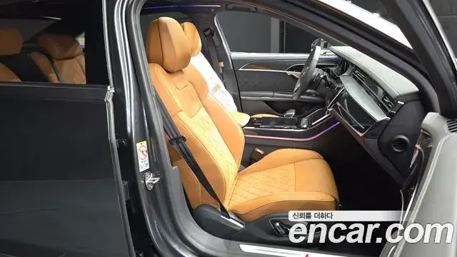 Audi S8 2025 — Şəkil 15/36