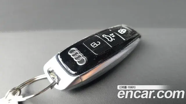 Audi S8 2025 — Şəkil 23/36