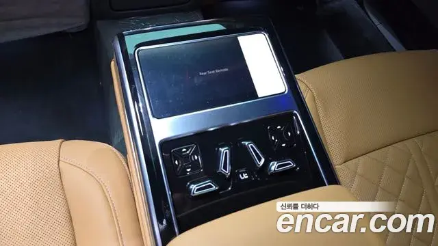 Audi S8 2025 — Şəkil 24/36