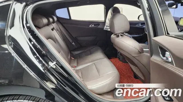 Kia Stinger 2018 — Photo 10/20