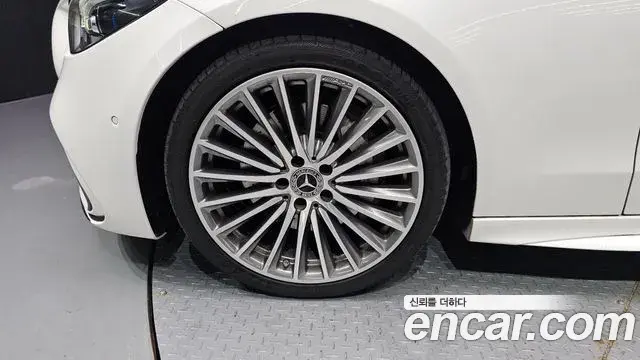 Mercedes-Benz C-Class 2023 — ფოტო 11/32