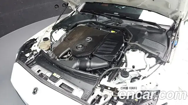 Mercedes-Benz C-Class 2023 — ფოტო 23/32