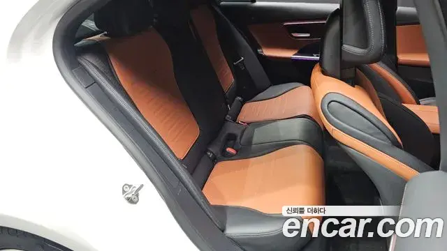 Mercedes-Benz C-Class 2023 — ფოტო 24/32