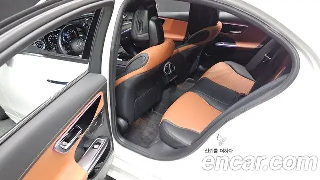 Mercedes-Benz C-Class 2023 — ფოტო 4/32