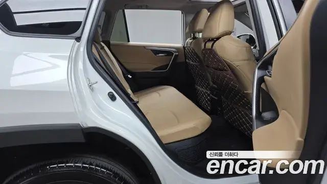 Toyota RAV4 2023 — Şəkil 5/20