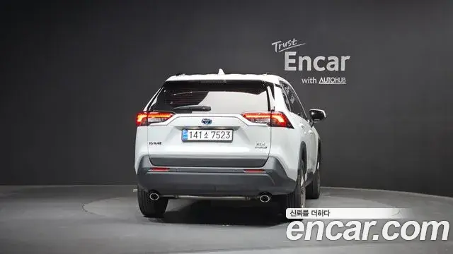 Toyota RAV4 2024 — Şəkil 18/20
