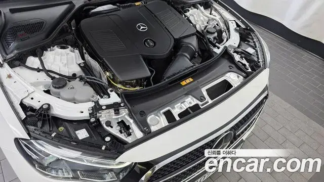 Mercedes-Benz E-Class 2025 — Фото 6/20
