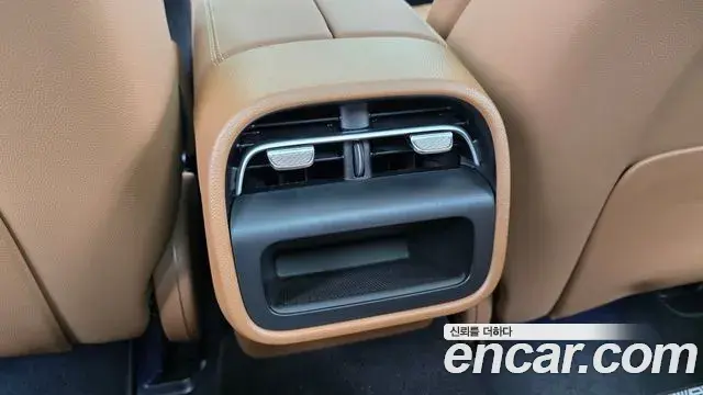 Mercedes-Benz E-Class 2025 — Фото 18/20