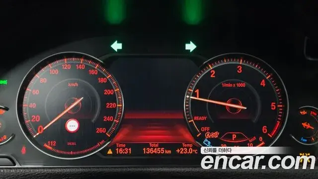 BMW 3 Series 2018 — ფოტო 18/20