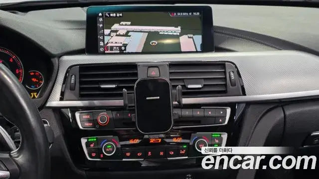 BMW 3 Series 2018 — ფოტო 19/20