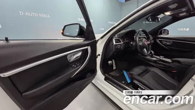 BMW 3 Series 2018 — ფოტო 2/20