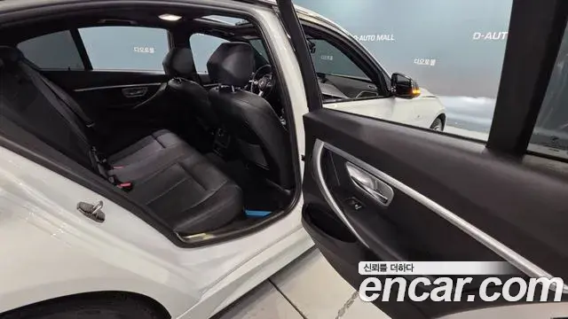 BMW 3 Series 2018 — ფოტო 7/20