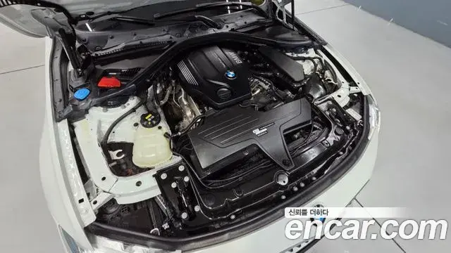 BMW 3 Series 2018 — ფოტო 6/20