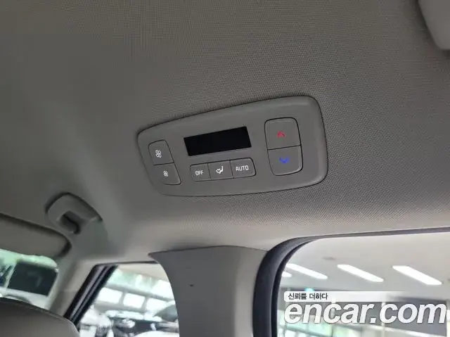 Kia Carnival 2025 — Фото 18/20