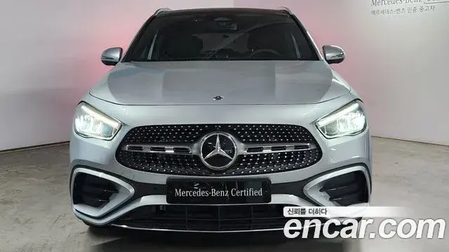 Mercedes-Benz GLA-Class 2025 — Фото 2/20
