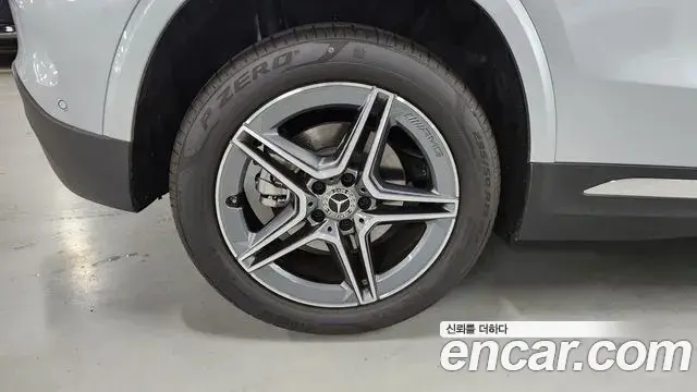 Mercedes-Benz GLA-Class 2025 — Фото 4/20