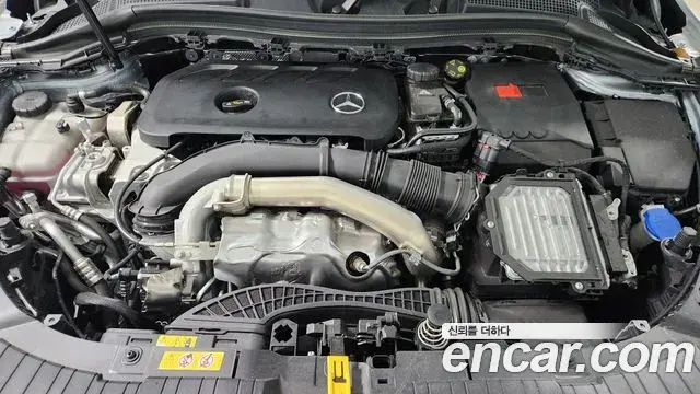 Mercedes-Benz GLA-Class 2025 — Фото 5/20