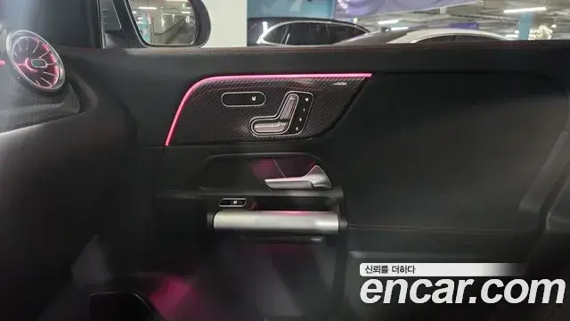 Mercedes-Benz GLA-Class 2025 — Фото 17/20