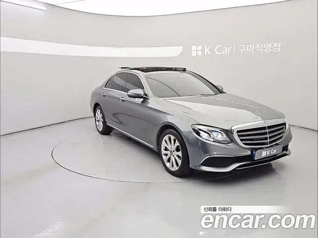 Mercedes-Benz E-Class 2019 — ფოტო 17/20