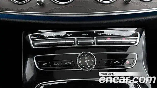 Mercedes-Benz E-Class 2019 — ფოტო 5/20