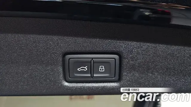 Audi Q5 2025 — Photo 8/39