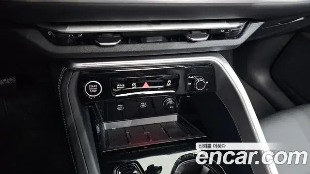 Audi Q5 2025 — Photo 22/39