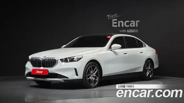 BMW 5 Series 2023 — Фото 1/20