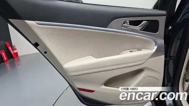 Genesis G70 2021 — Photo 8/32