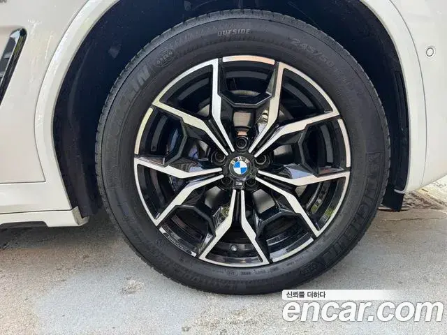 BMW X4 2023 — Photo 10/20