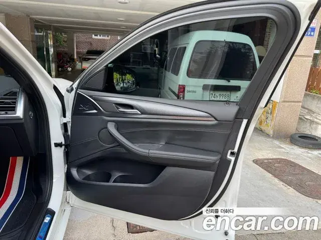 BMW X4 2023 — Photo 19/20
