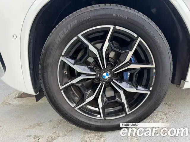 BMW X4 2023 — Photo 12/20