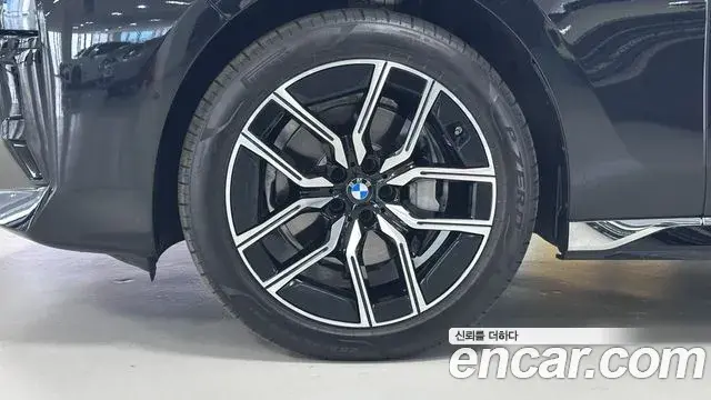 BMW 7 Series 2025 — ფოტო 14/20