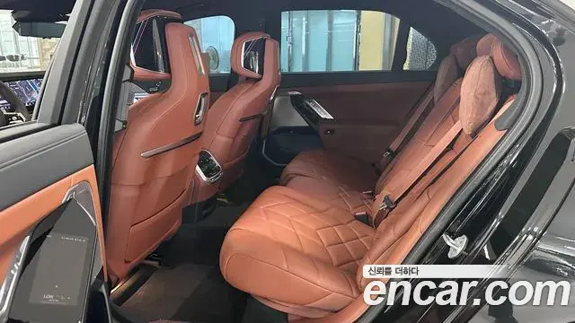 BMW 7 Series 2025 — ფოტო 12/20