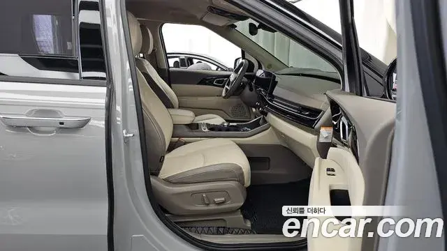 Kia Carnival 2024 — Photo 17/35