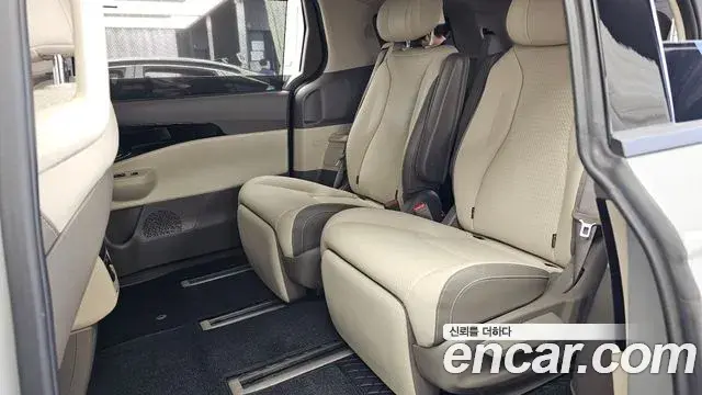 Kia Carnival 2024 — Photo 3/35