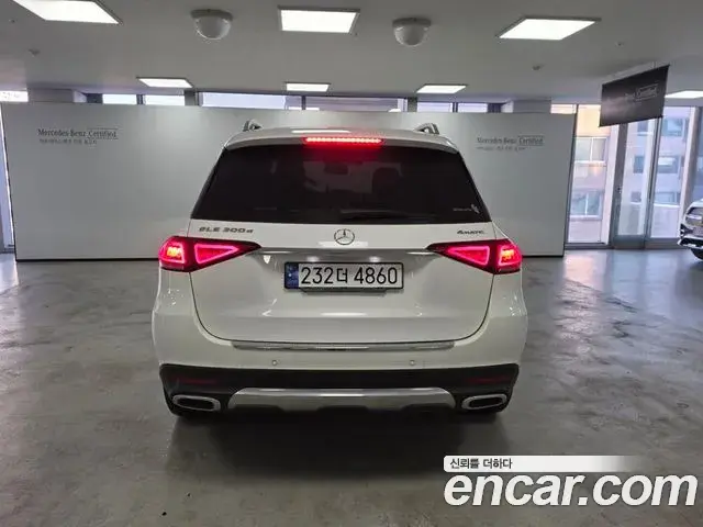 Mercedes-Benz GLE-Class 2023 — Фото 3/20