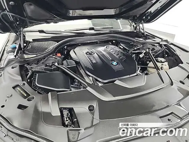 BMW 7 Series 2020 — ფოტო 10/20