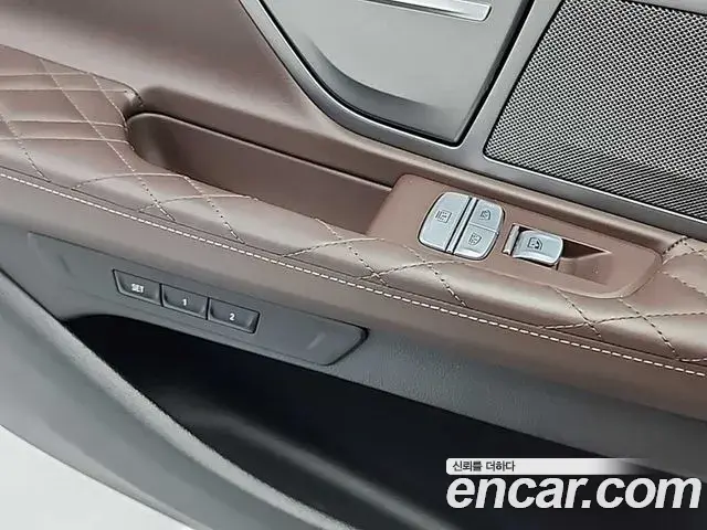 BMW 7 Series 2020 — ფოტო 17/20