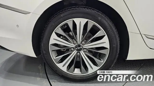 Kia K8 2023 — Photo 21/31