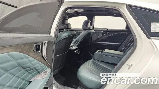 Kia K8 2023 — Photo 9/31