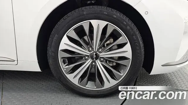 Kia K8 2023 — Photo 28/31