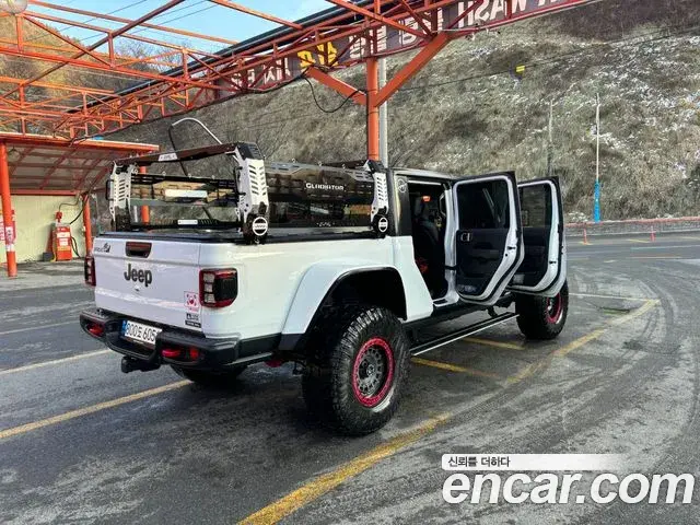 Jeep Gladiator 2021 — ფოტო 5/6