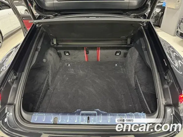 Porsche Panamera 2022 — Photo 1/20