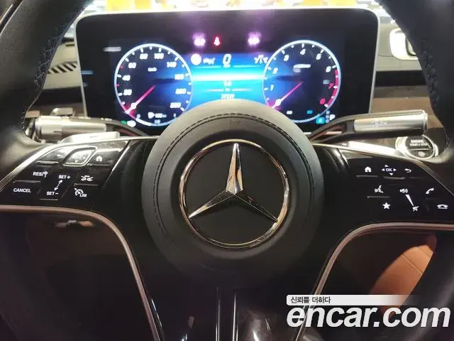 Mercedes-Benz S-Class 2022 — Photo 12/20