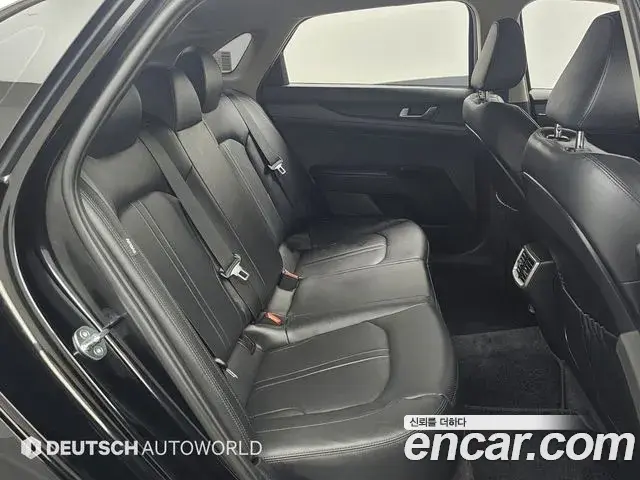 Kia K5 2023 — Photo 9/20