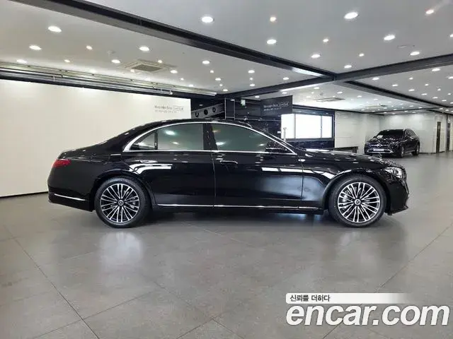 Mercedes-Benz S-Class 2025 — ფოტო 10/20