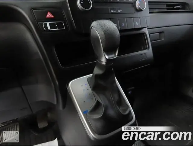 Hyundai Staria 2024 — Фото 7/20